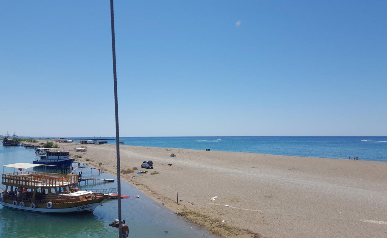 Photo de Kleopatra beach avec sable brun de surface