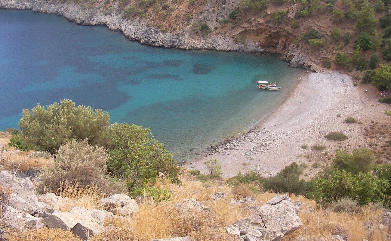 Photo de Gilindire Cave beach avec galets beige de surface