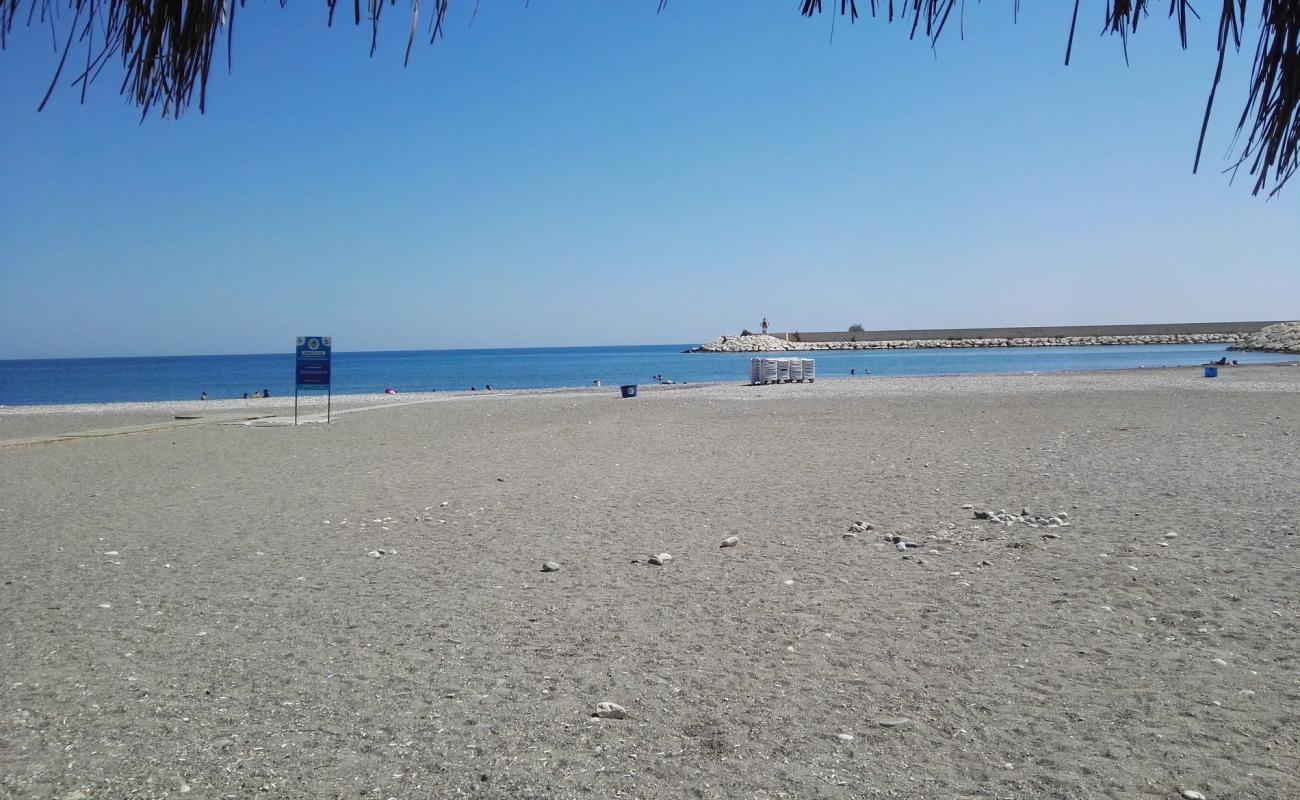 Photo de Erdemli beach II avec galets beige de surface
