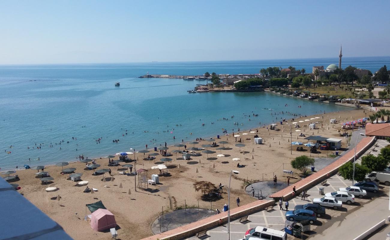 Photo de Yumurtalik beach avec sable beige fin de surface