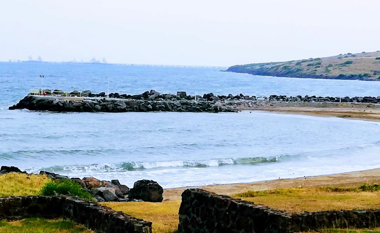 Photo de Toros beach avec sable beige fin de surface