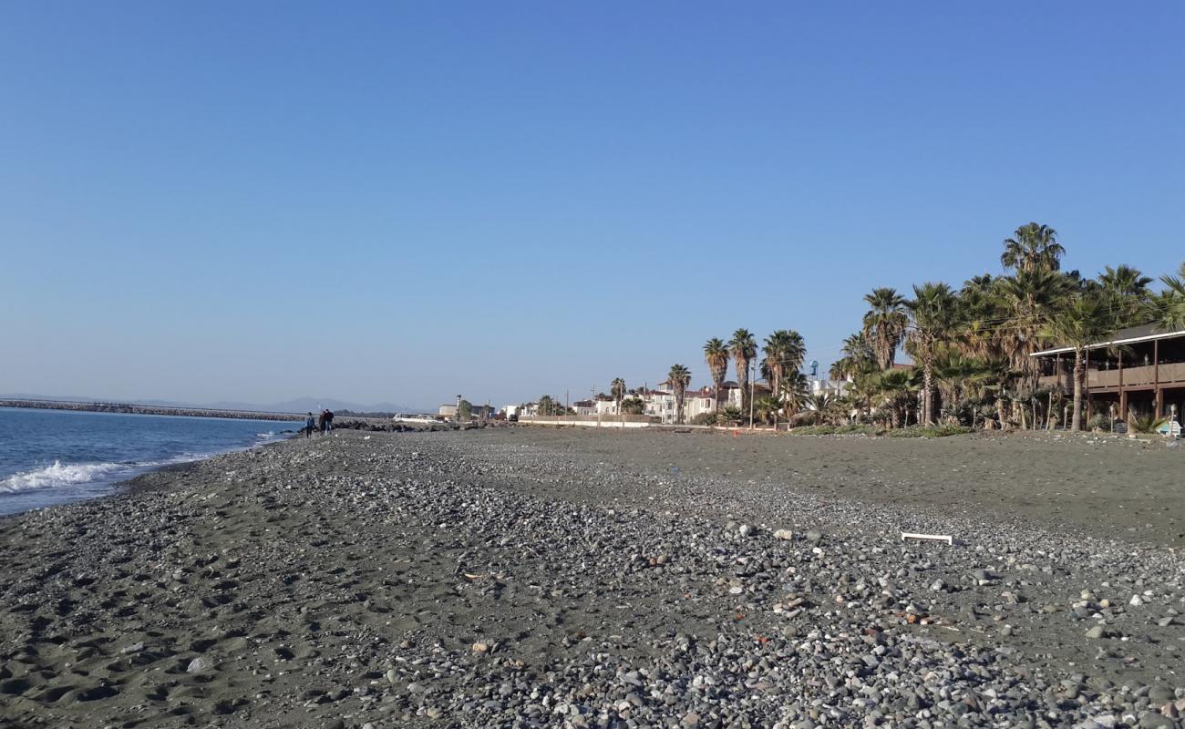 Photo de Burnaz beach avec sable gris avec caillou de surface