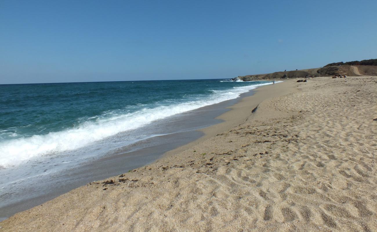 Photo de Begendik beach avec petits galets beige de surface