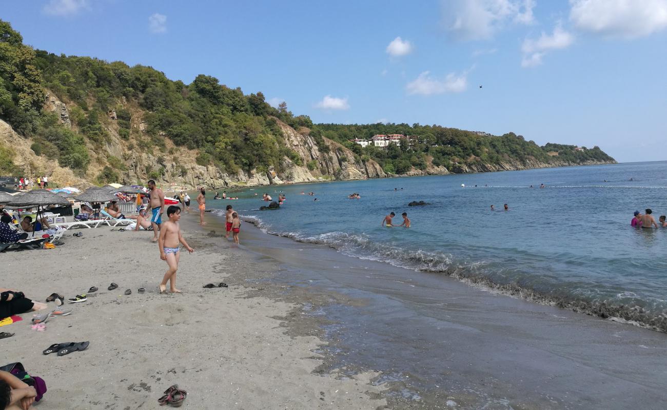 Photo de Lovers beach avec sable beige de surface