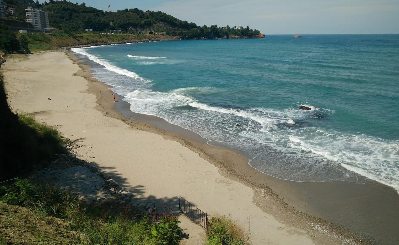 Photo de Beygir Kumu Beach avec sable beige de surface