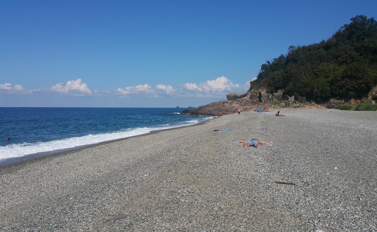 Photo de Yilgin Beach avec sable gris & galets de surface