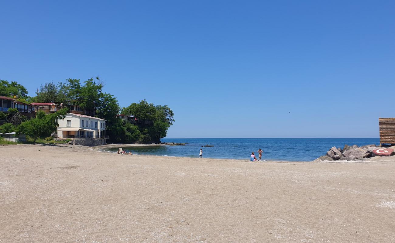 Photo de Yasar Arslan Beach avec sable beige de surface