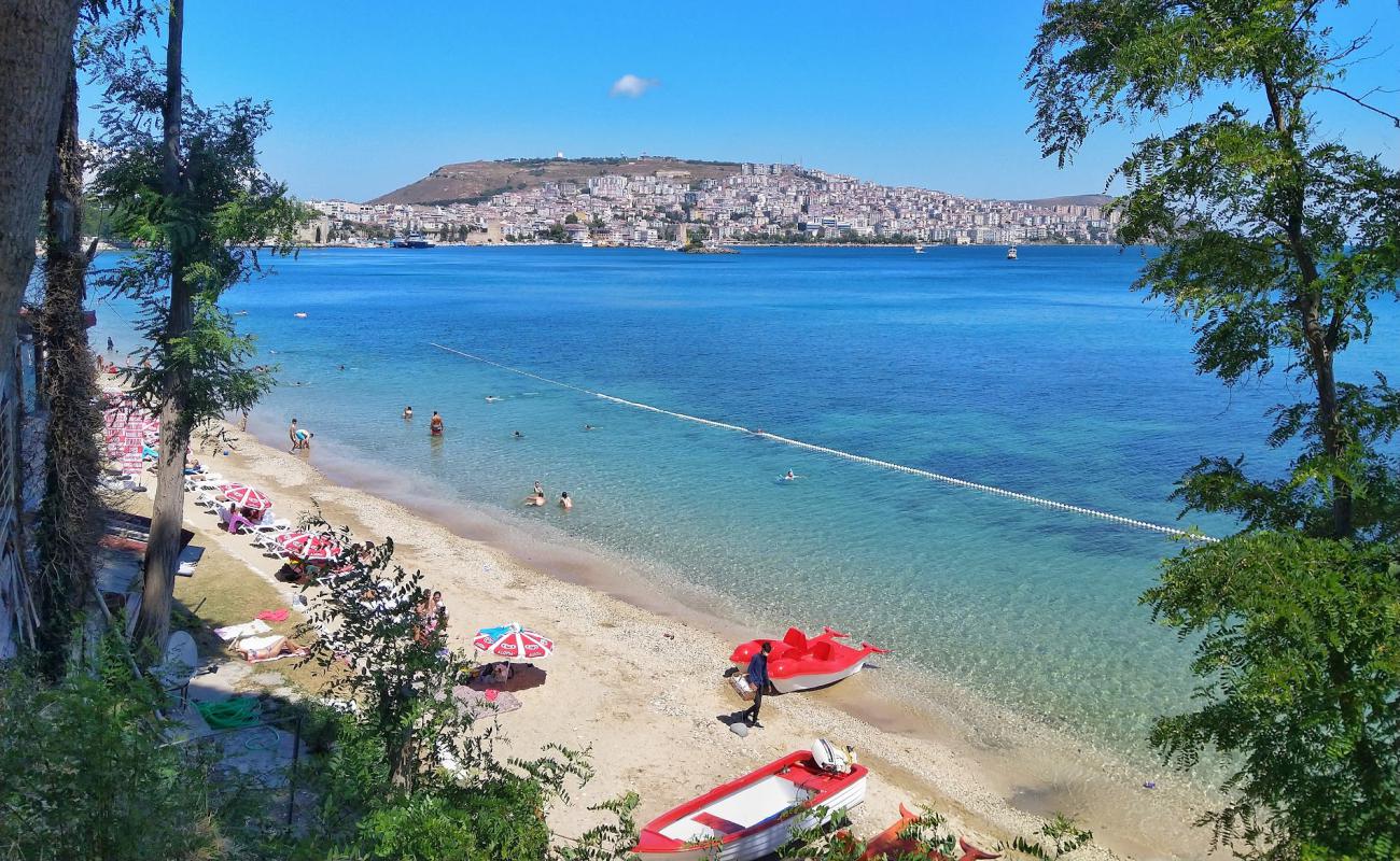 Photo de Cocuk Bahcesi Beach avec sable beige de surface