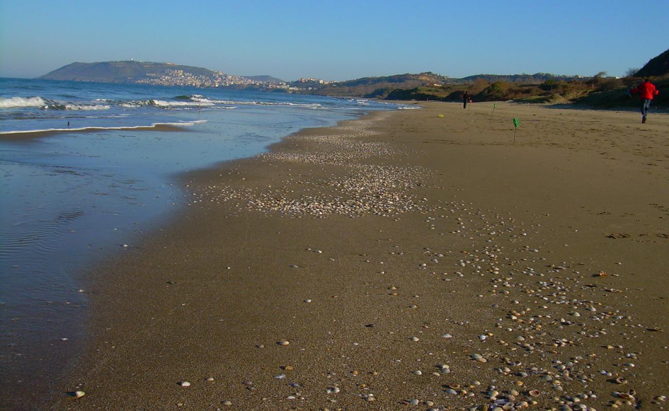 Photo de Bostancili Beach avec sable beige de surface