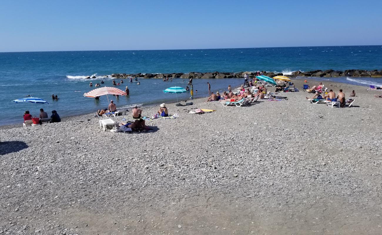 Photo de Ayancik Sahili Beach avec sable gris avec caillou de surface