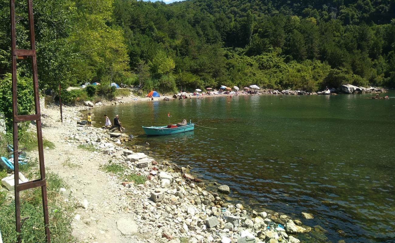 Photo de Gideros Gundogdu Koyu avec roches de surface