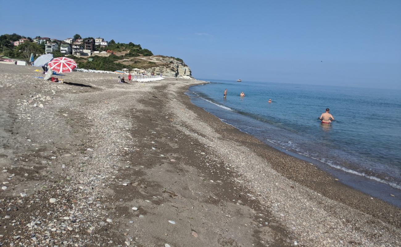 Photo de Degirmenagzi plaji avec sable gris avec caillou de surface