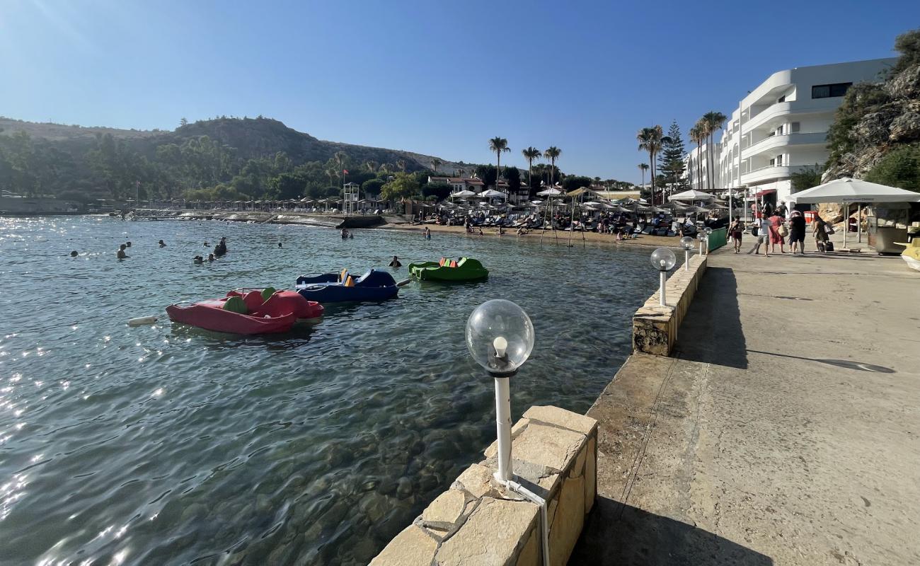 Photo de Ertur Tatil Sitesi Beach avec sable beige de surface