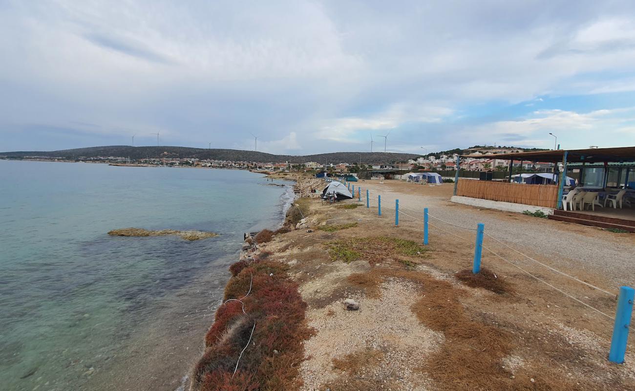 Photo de Ciftlikkoy Beach avec terrain rocheux de surface