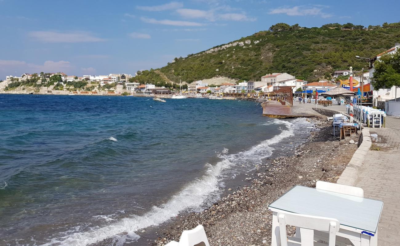 Photo de Yali Butik Beach avec terrain rocheux de surface