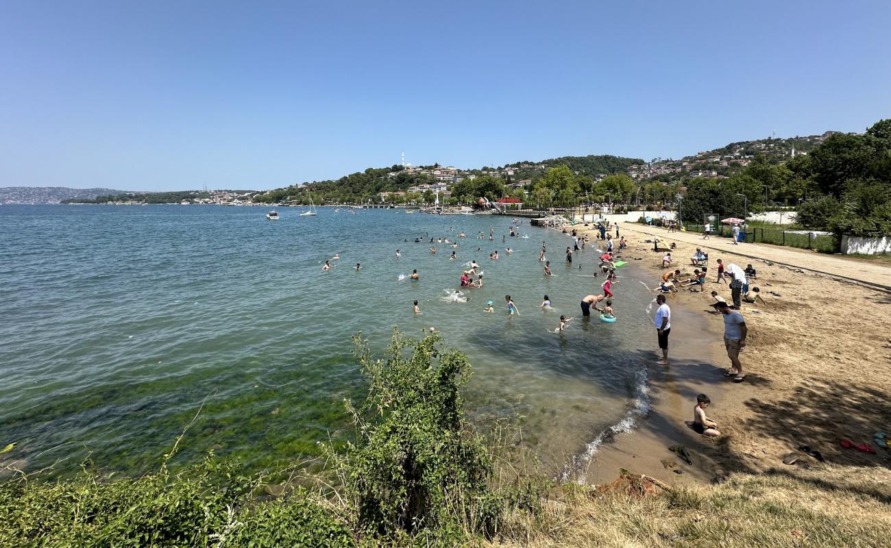Photo de Beykoz Sahili Beach avec sable beige de surface