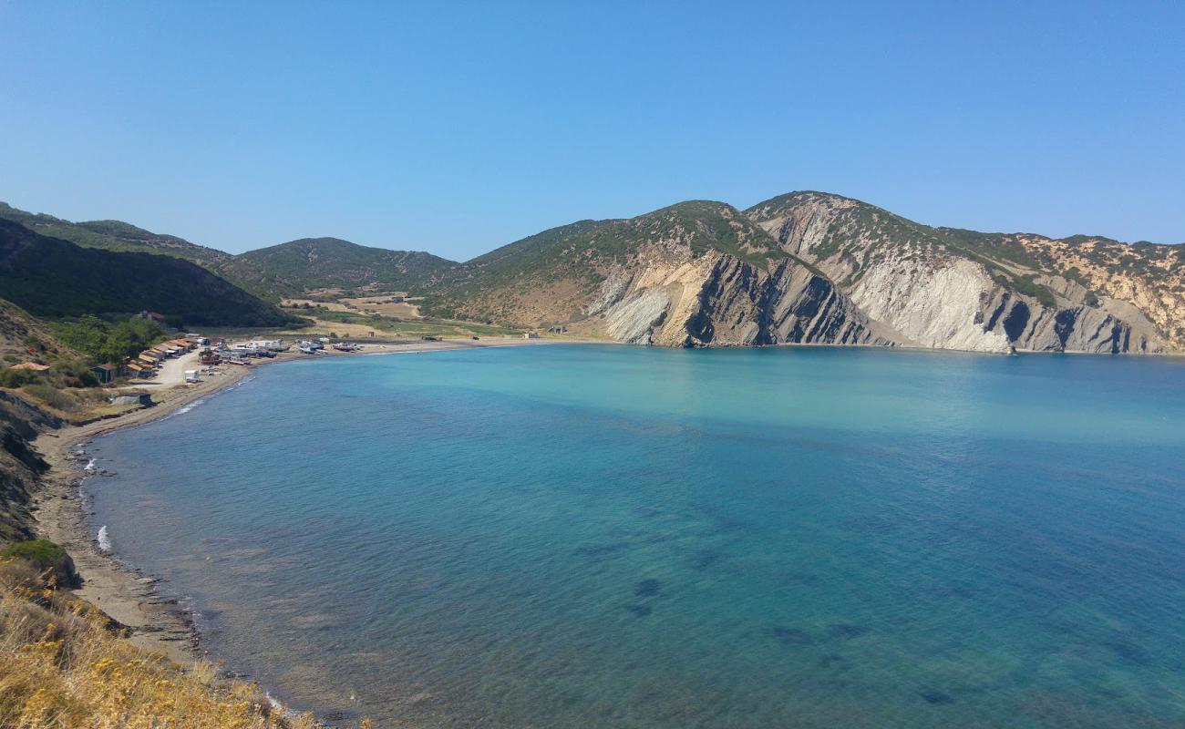 Photo de Ece Limani Beach avec sable gris & rochers de surface