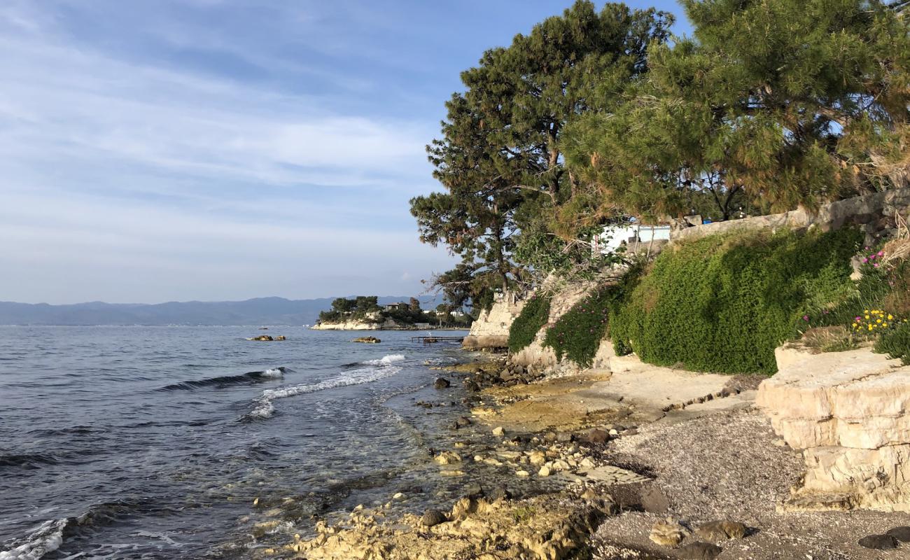 Photo de Cam Kamping Beach avec surface béton pavée de surface