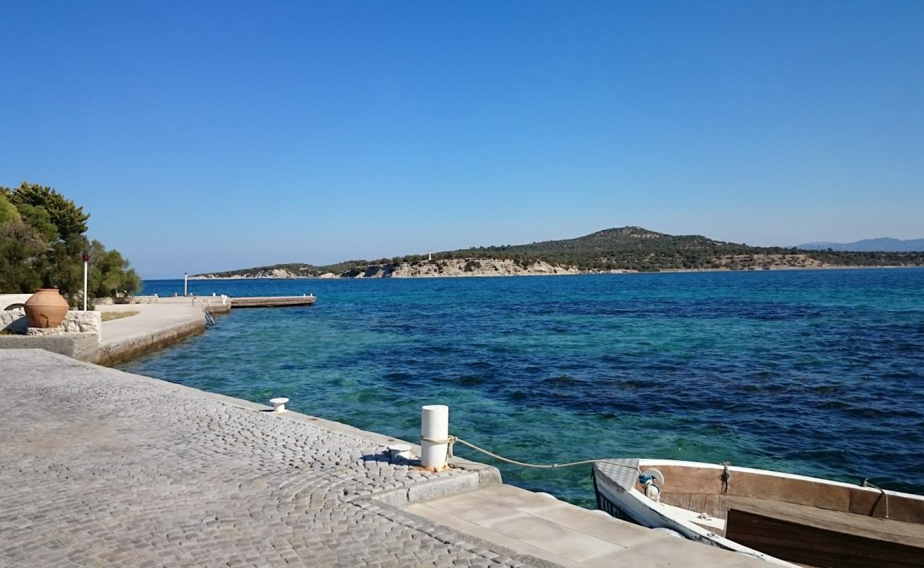 Photo de Kalem Island Oliviera Beach avec sable beige de surface