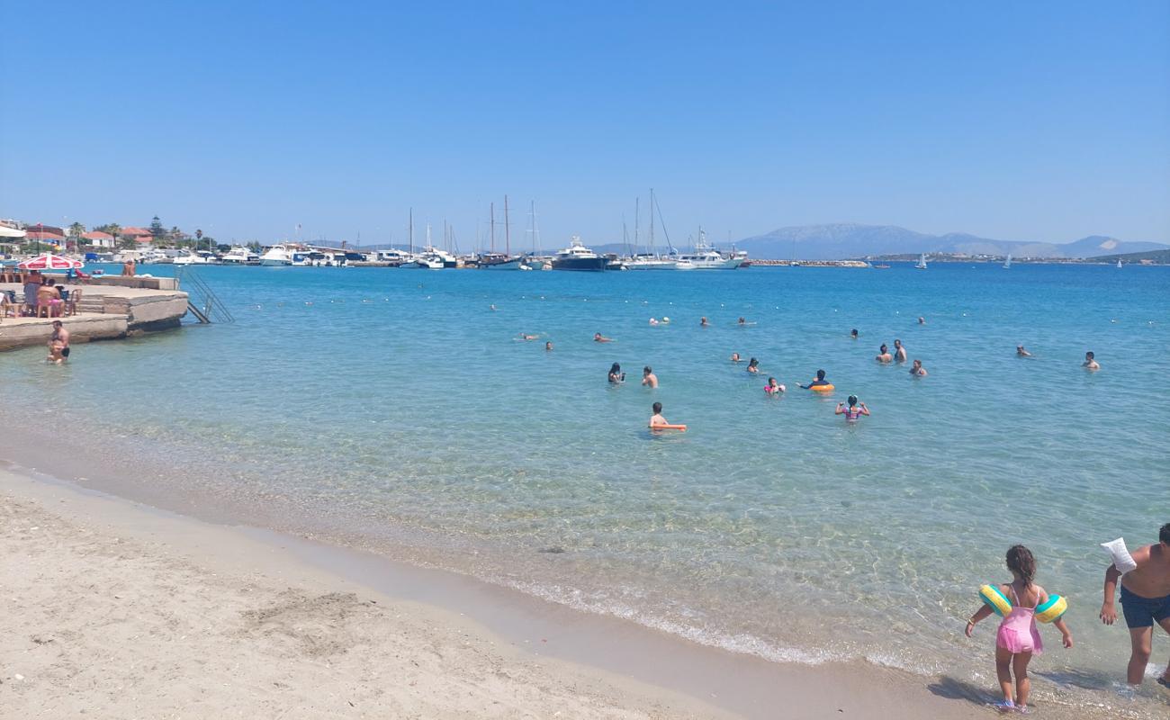 Photo de Ilica Yildizburnu Kucuk Halk Plaji avec sable beige de surface