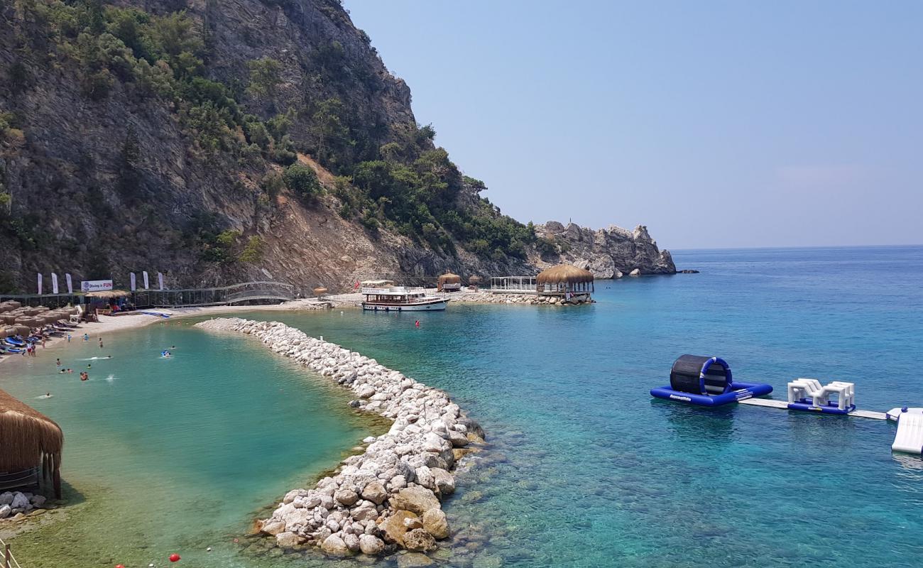 Photo de Lykia Beach avec petits galets gris de surface