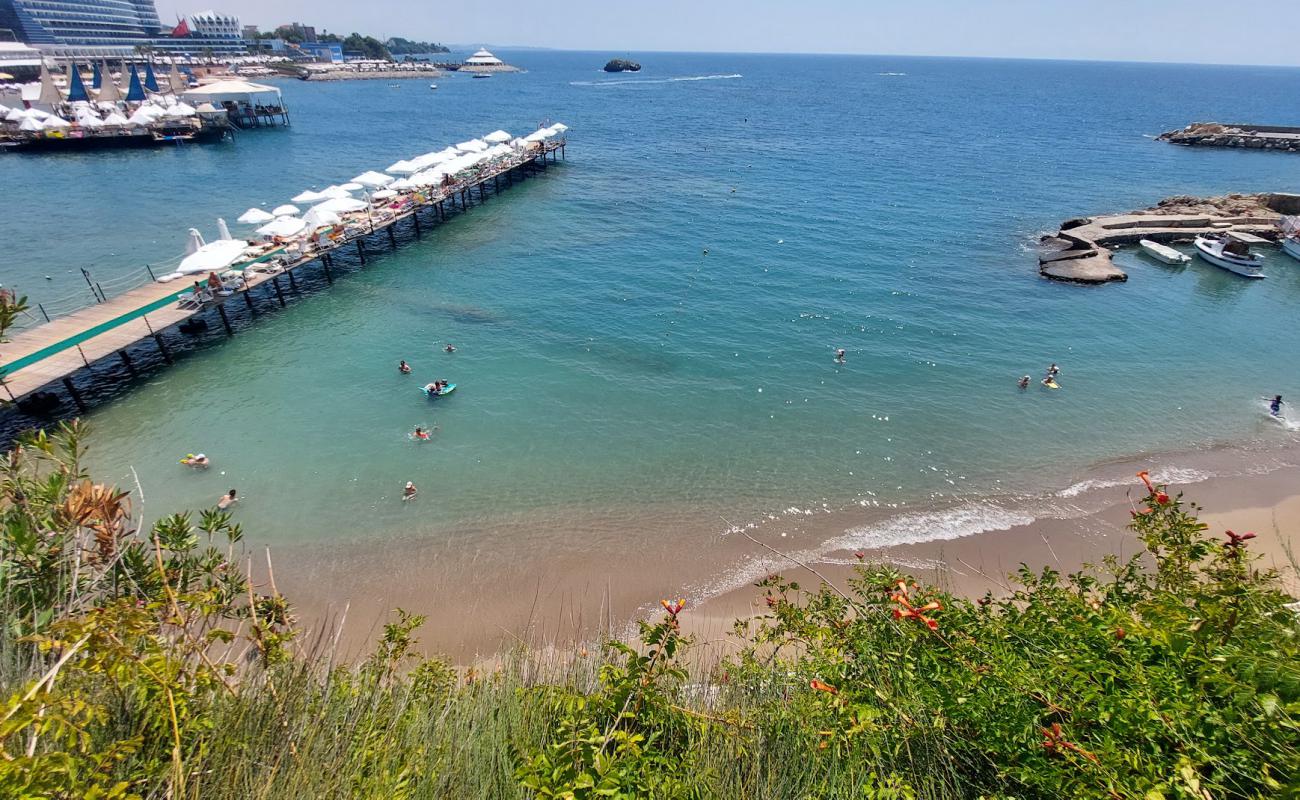 Photo de Aventura Beach avec sable beige de surface