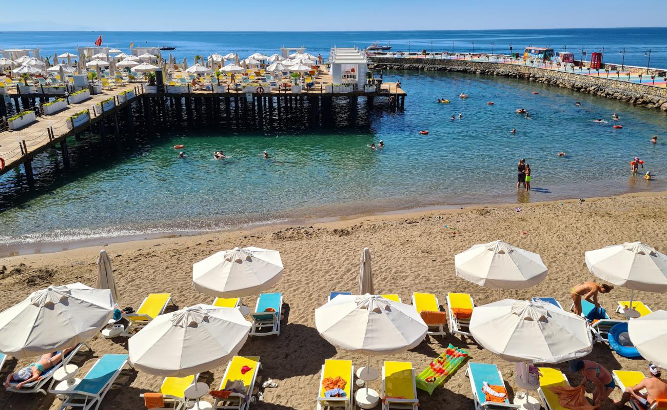 Photo de Sirius Deluxe Beach avec sable beige de surface
