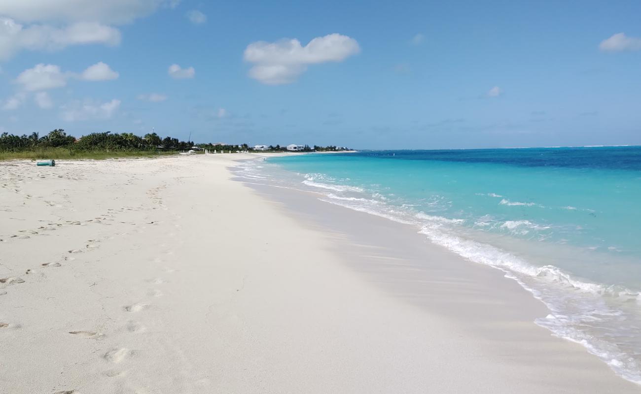 Photo de Plage de Grace Bay III avec sable fin blanc de surface