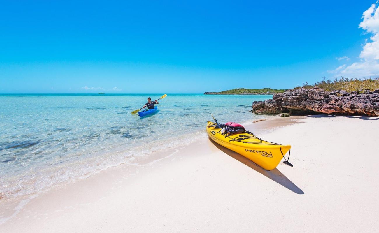 Photo de Plage du complexe Northwest Point Resort avec sable fin et lumineux de surface