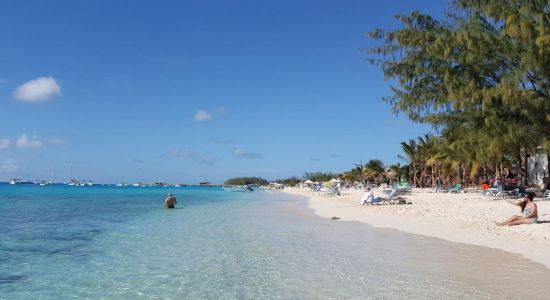 Plage du Governor