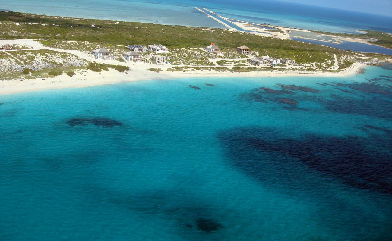 Photo de Le Grand beach avec sable beige fin de surface