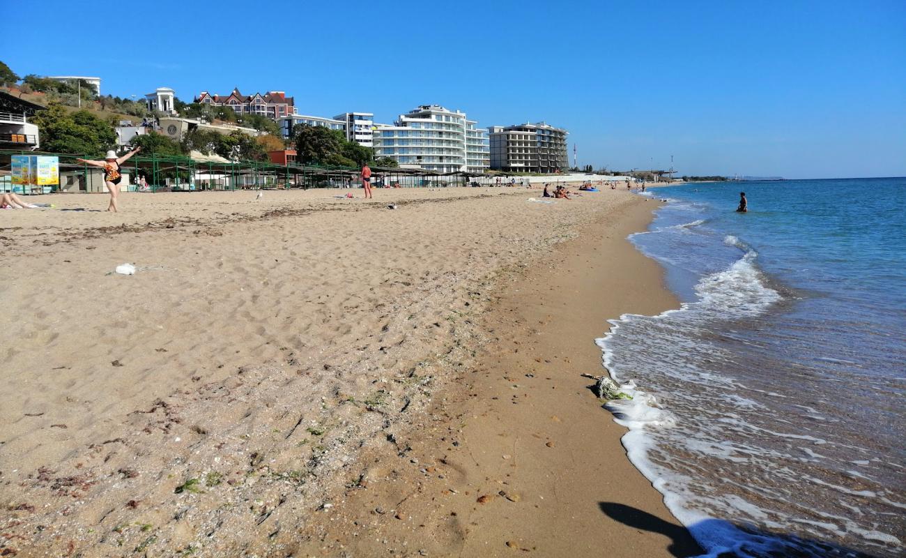 Photo de Chernomorsk Plyazh III avec sable beige de surface