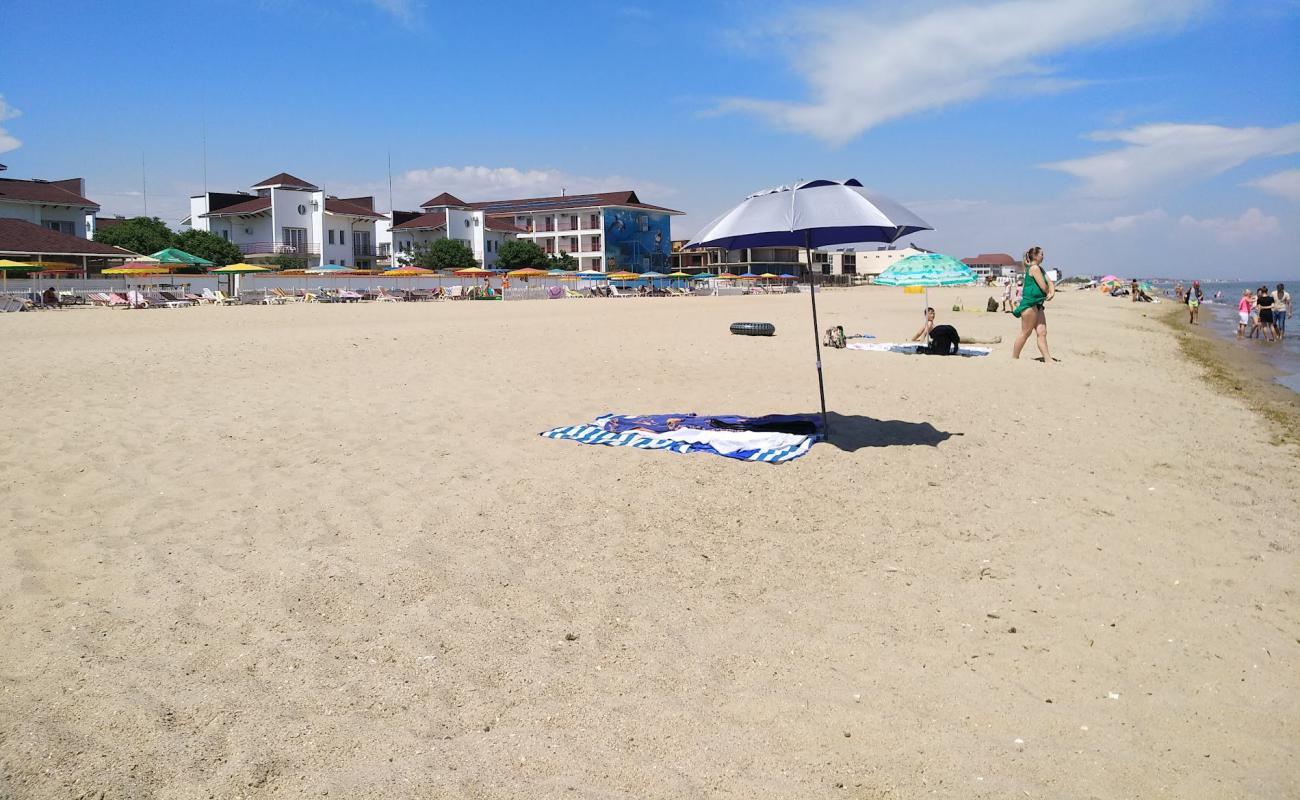 Photo de Zatoka Plyazh avec sable beige de surface