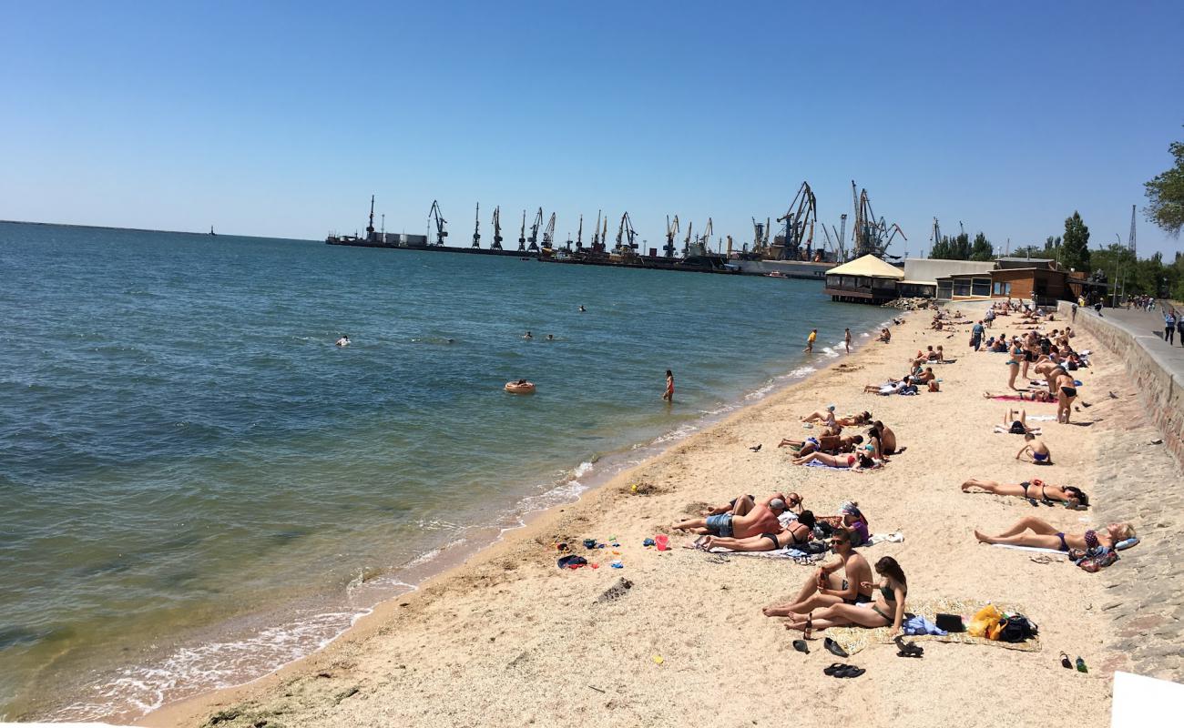 Photo de Plyazh Berdyansk avec sable coquillé beige de surface