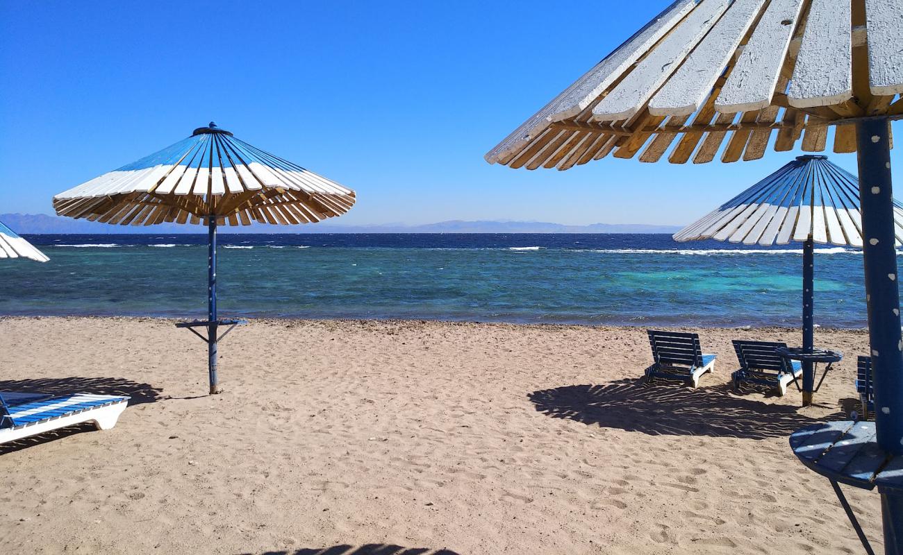 Photo de Laguna Beach avec sable lumineux de surface