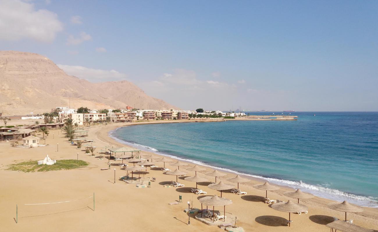 Photo de Porto Beach avec sable lumineux de surface