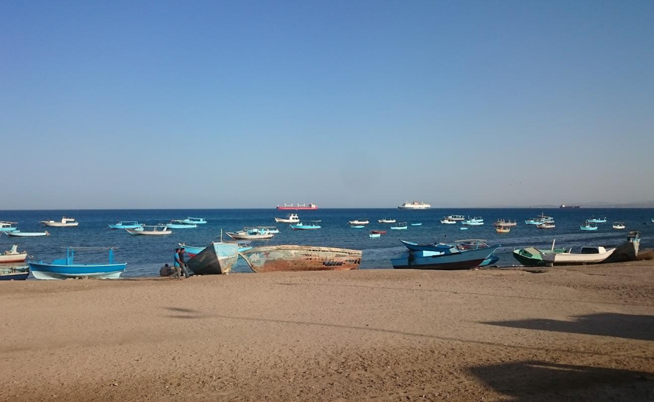 Photo de Safaga City public beach avec sable lumineux de surface