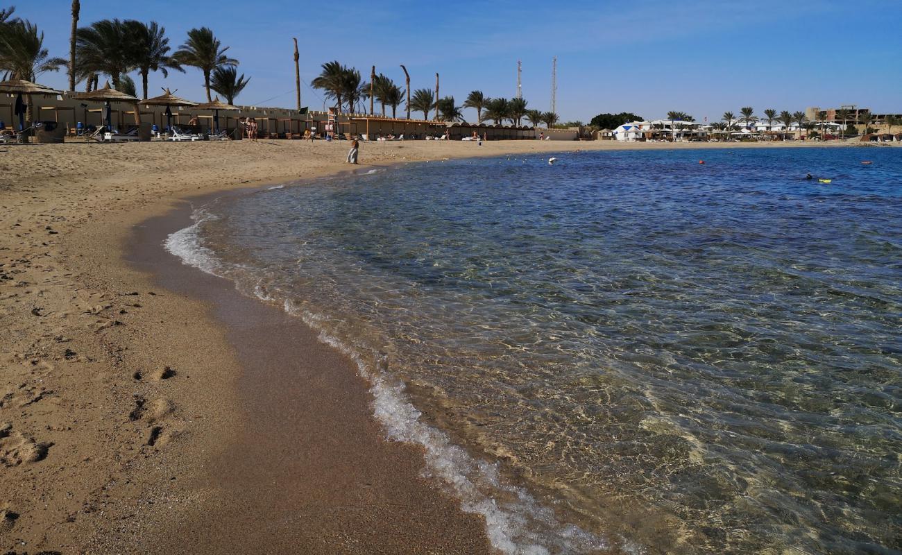 Photo de Coral Garden Resort avec sable beige & pierres de surface