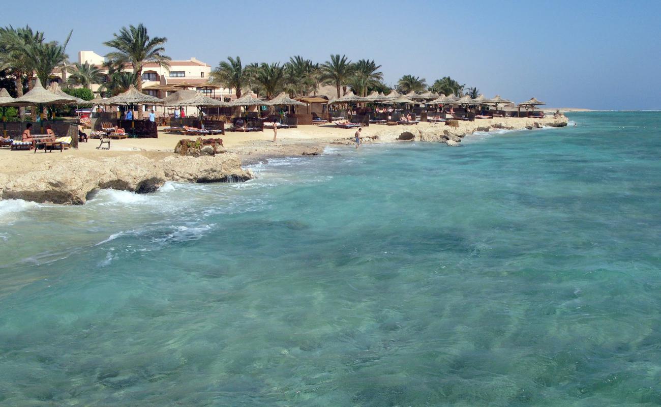 Photo de Flamenco Beach & Resort avec sable beige de surface