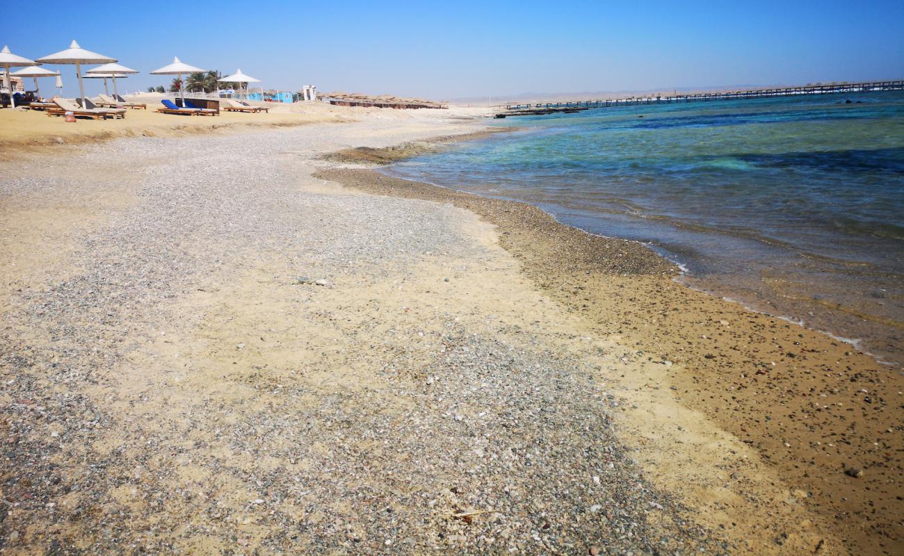 Photo de Albatros Sea World Marsa Alam avec galets beige de surface