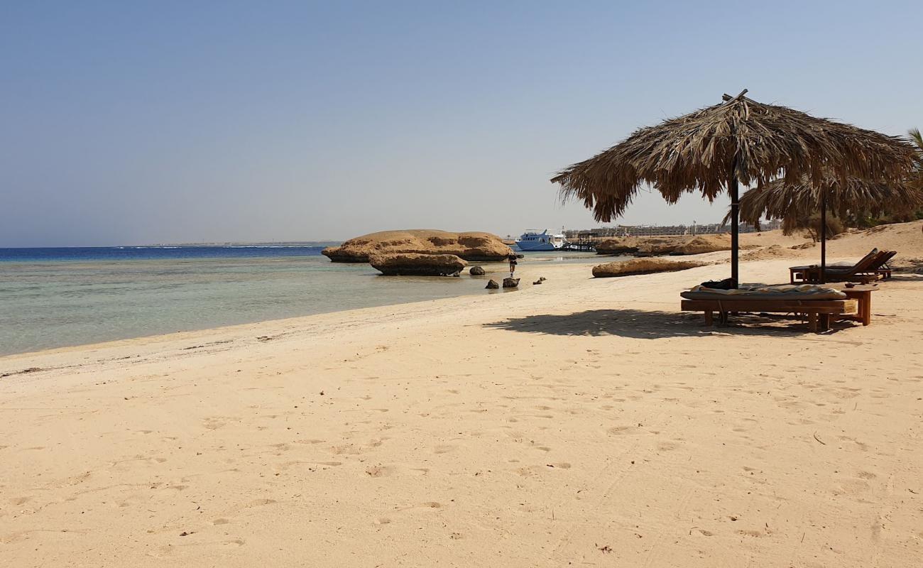 Photo de Mangrove Bay Resort avec sable lumineux de surface