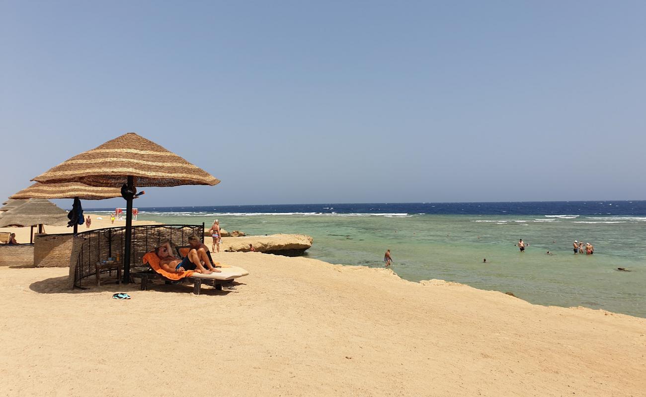 Photo de Ghalib Beach avec béton de surface