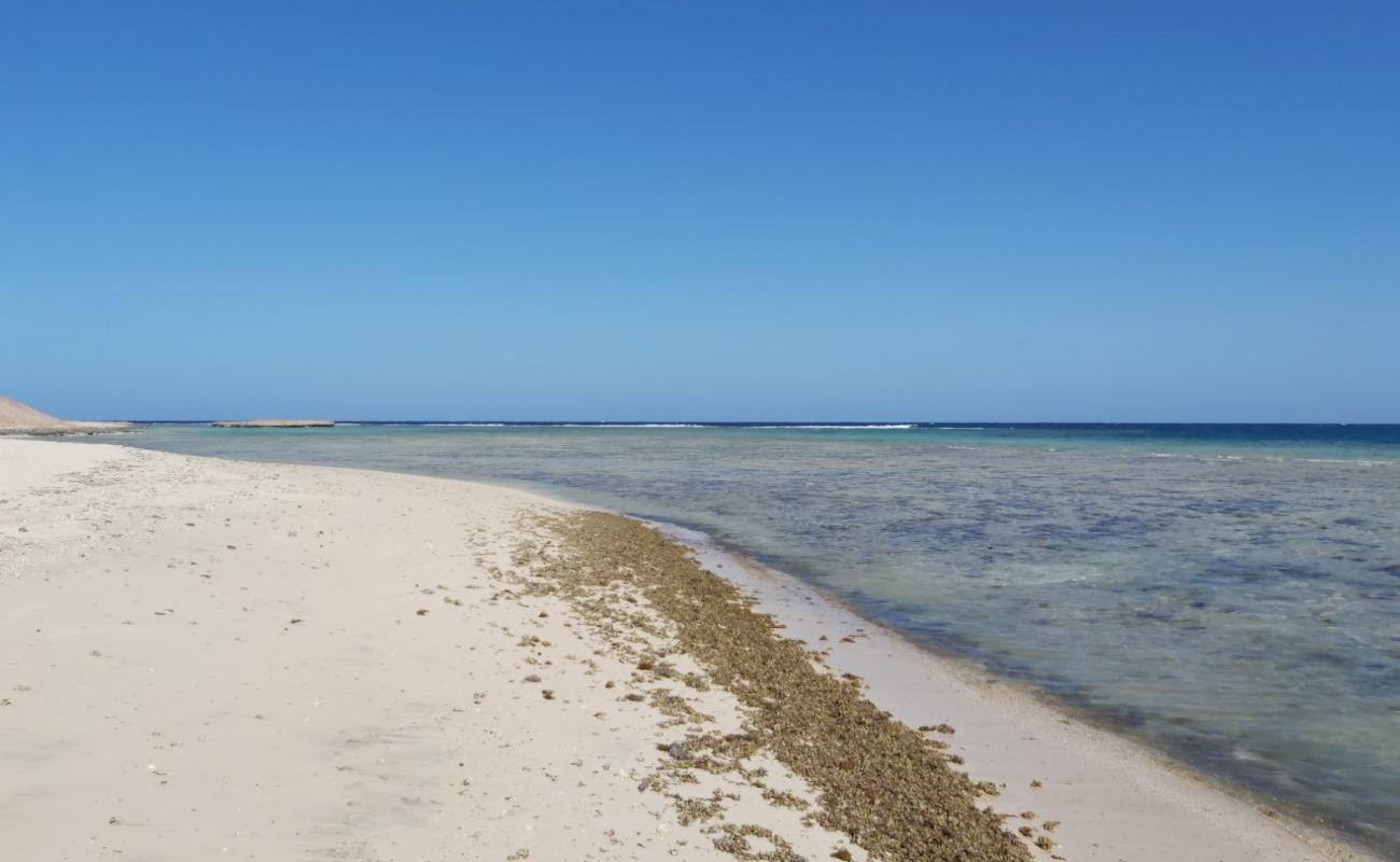 Photo de Marsa Egla beach avec sable lumineux de surface