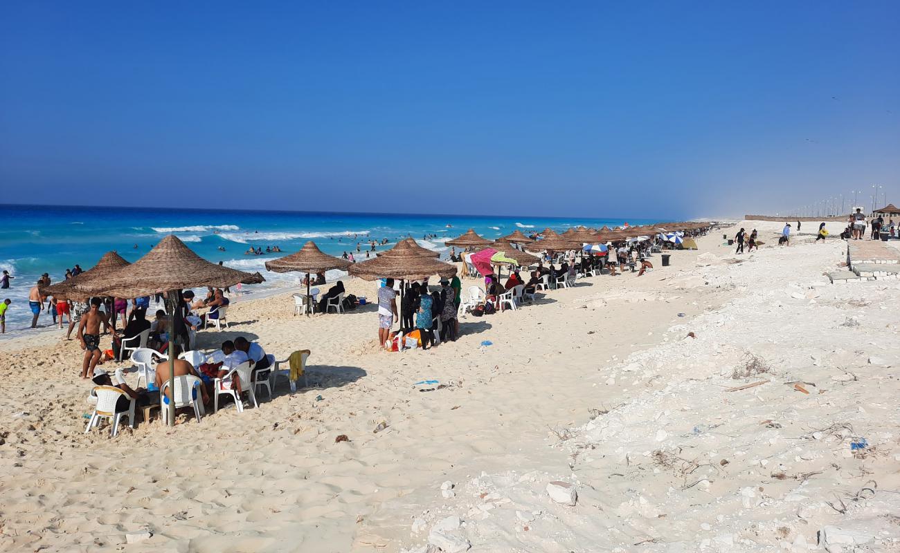 Photo de La Bella Lagoon Beach avec sable fin blanc de surface