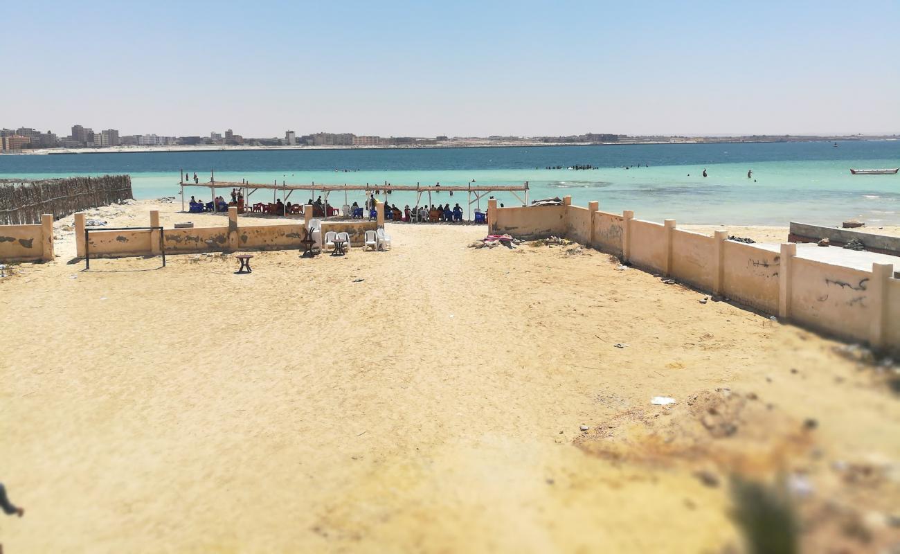 Photo de Si Omar Resort Beach avec sable beige de surface