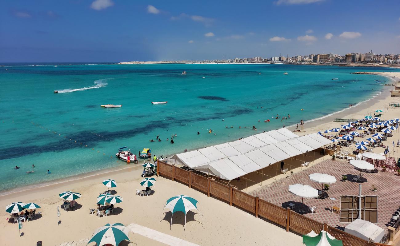 Photo de Beau site Beach avec sable beige fin de surface