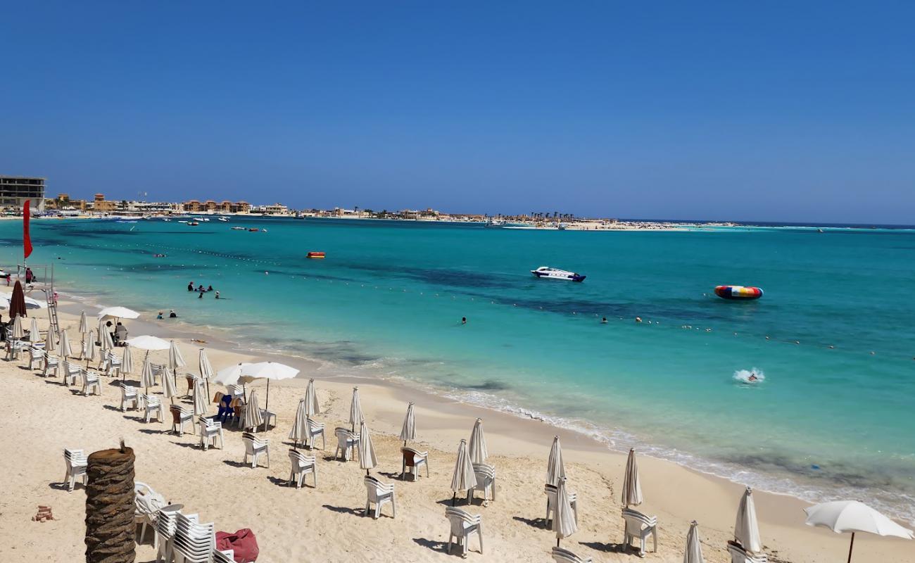 Photo de Jewel Beach Hotel, Matrouh avec sable fin et lumineux de surface