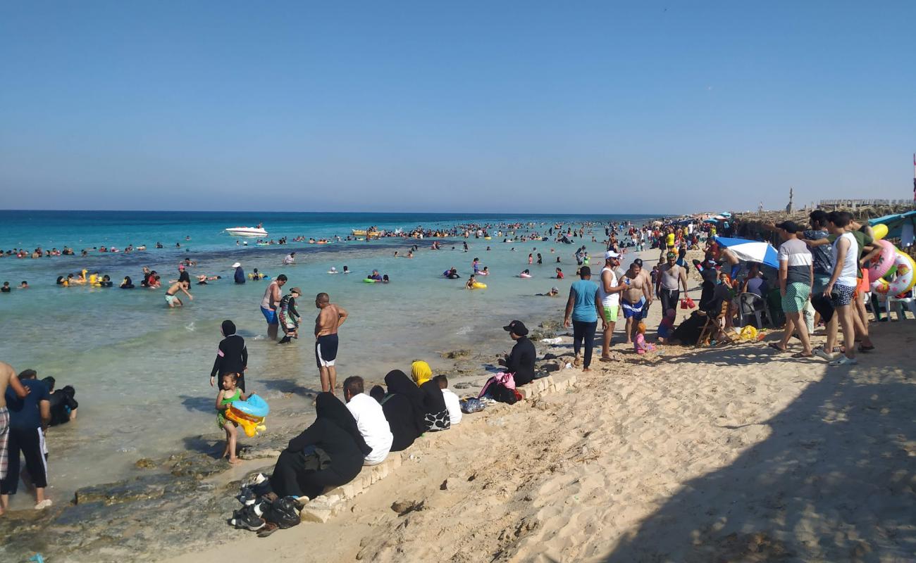 Photo de Ramalah Beach avec sable beige de surface
