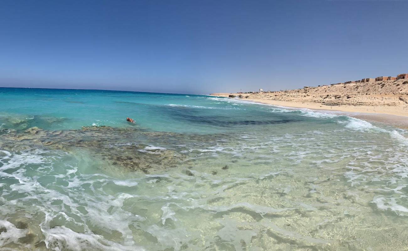 Photo de Emirates Heights Beach avec sable beige de surface