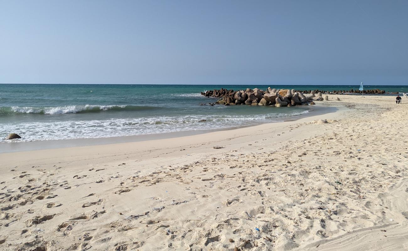 Photo de Omraa El Behar Village Beach avec sable blanc de surface